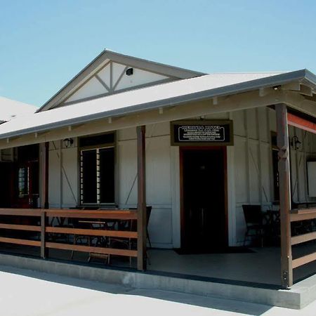 Merinda Village Hotel Bowen Kültér fotó